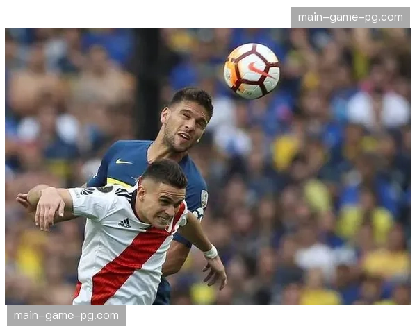 加拉塔萨雷高压逼抢战术解析,土超豪门如何击溃意甲霸主 加拉塔萨雷高压逼抢战术解析,土超豪门如何击溃意甲霸主